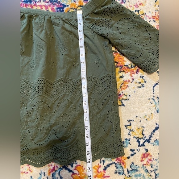 $8 SALE Daniel Rainn Off Shoulder Eyelet Blouse - Picture 10 of 11